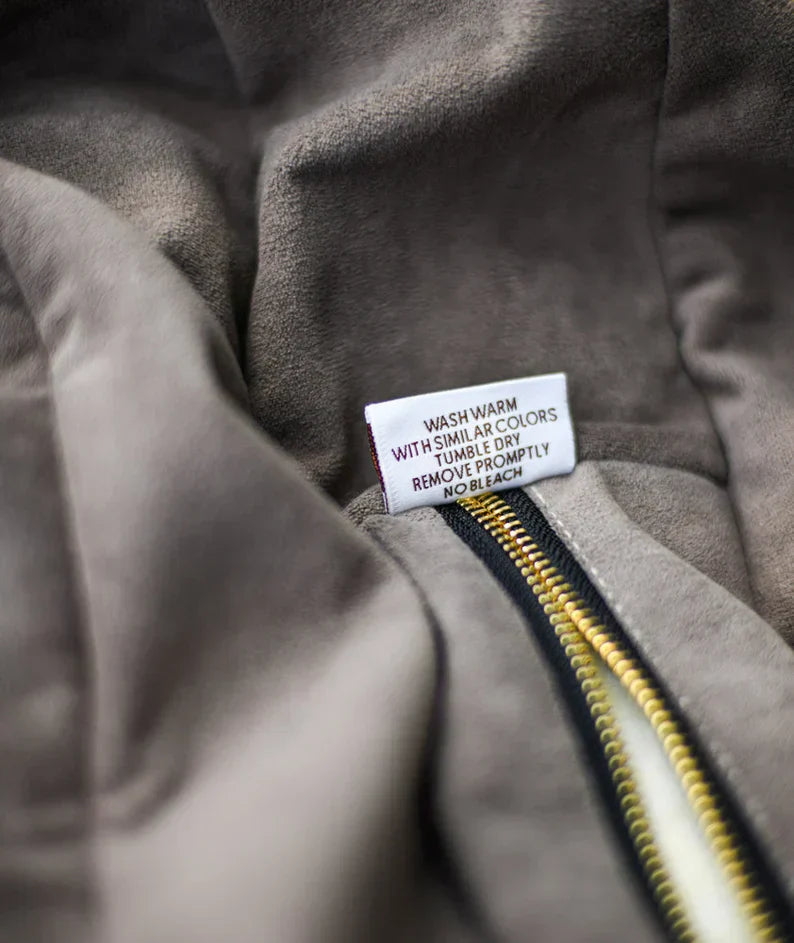 Hundehütte mit integrierter Decke