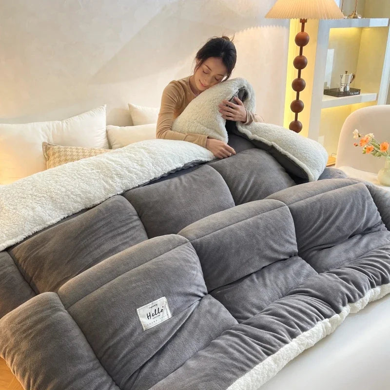 Warme, dicke Winter-Daunendecke 200×230 cm, 4,5 kg – 1+1 GRATIS